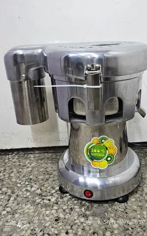 Brand New Squeezer Juicer