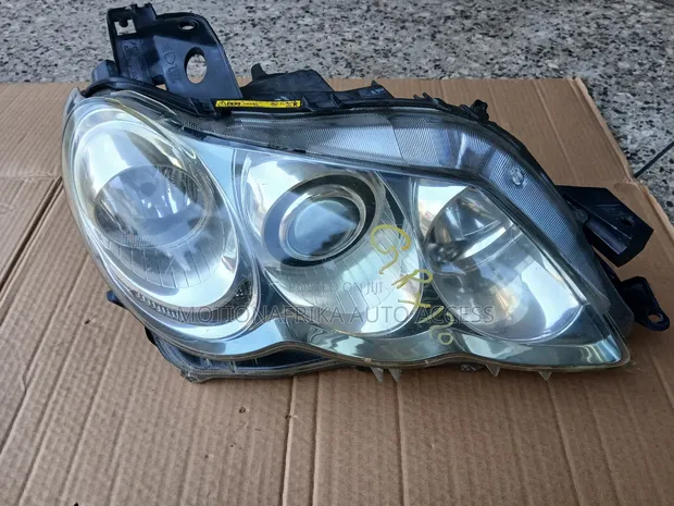 Toyota Mark X GRX120 Xenon Headlight (2005) - 1