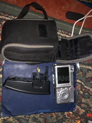 Vintage Canon PowerShot A450 5.0MP Digital Camera