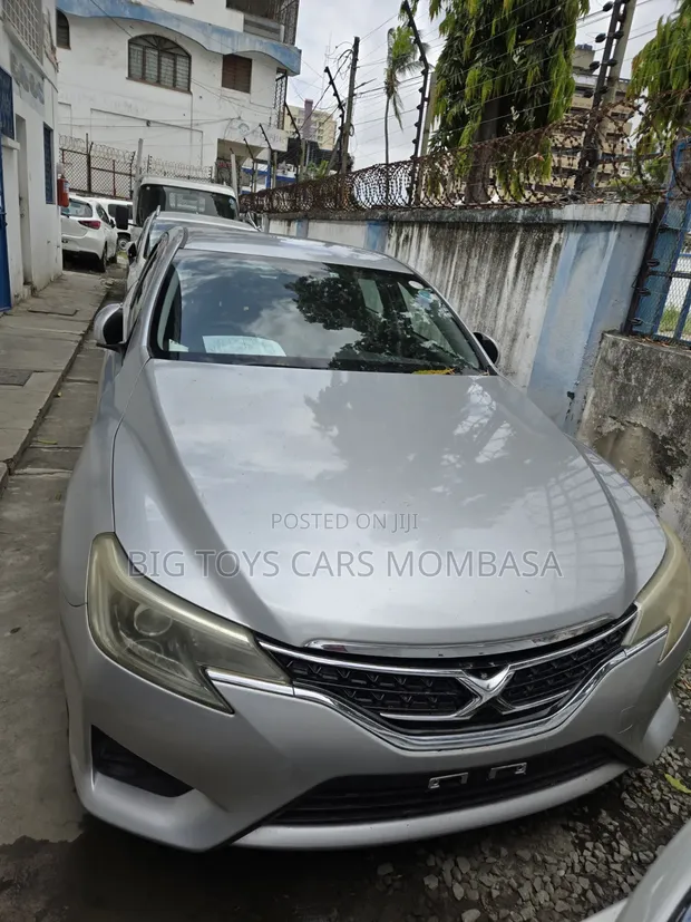 Toyota Mark X 2017 Silver - 1