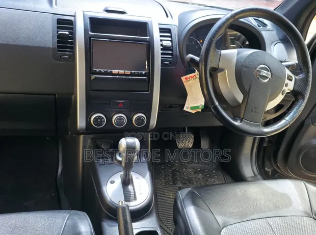Nissan X-Trail 2.0 Petrol XE 2012 - 1