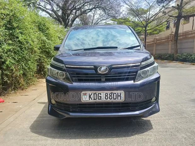 Toyota Voxy 2015 Blue - 1
