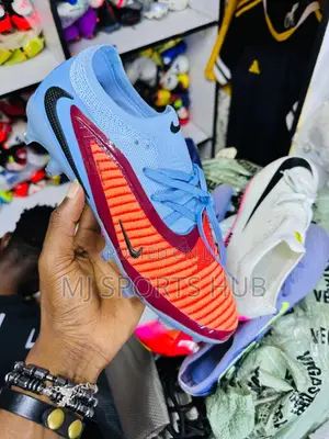 Nike Phantom Football Boots - Brand New