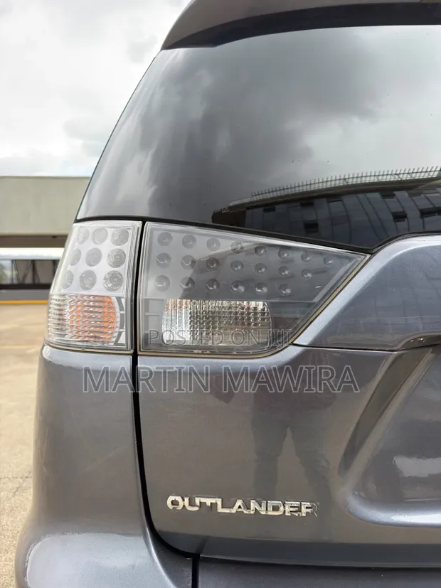 Mitsubishi Outlander 2010 4WD - 1