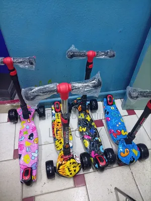 New Multi-Coloured Kick Scooters (3 Wheels)