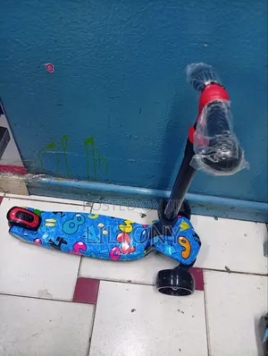 Blue 3-Wheel Graffiti Kick Scooter