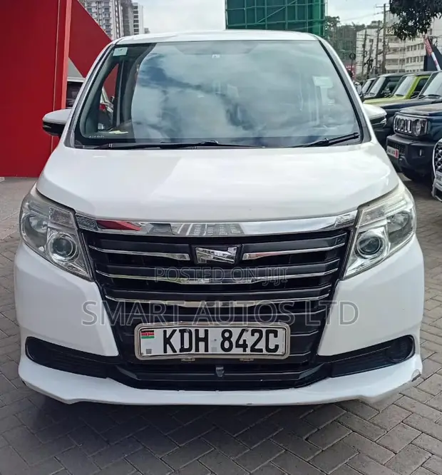 Toyota Noah 2015 Pearl - 1