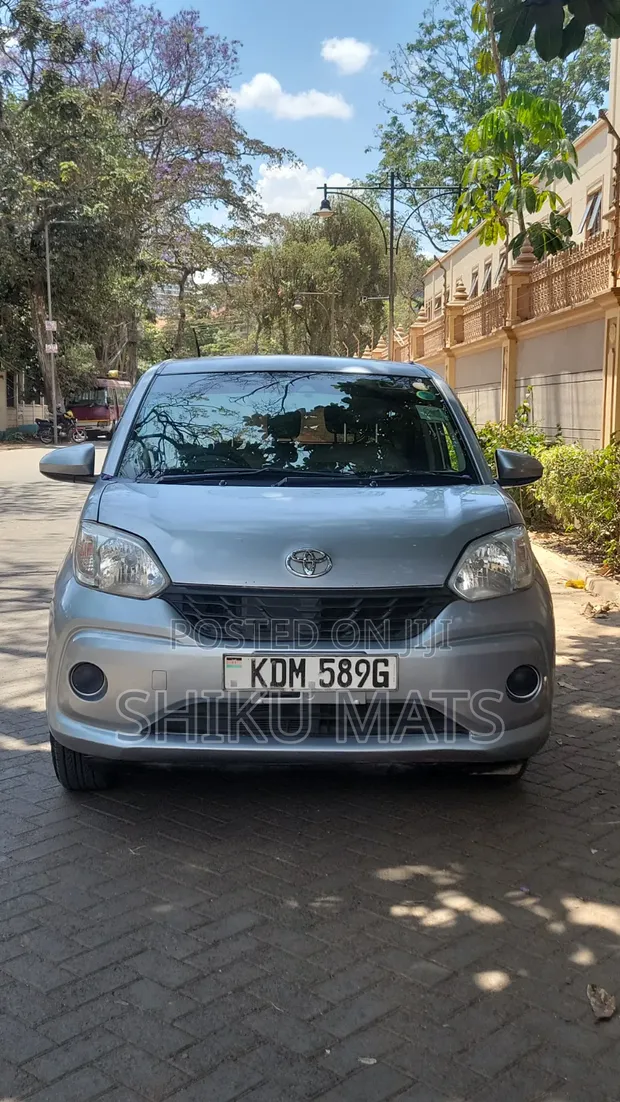 Toyota Passo 2016 Silver - 1