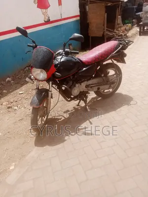 Bajaj Boxer 2015 - Nyeusi