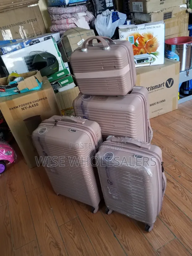 Set ya Vipande 4 vya Mizigo ya Kusafiria na Magurudumu ya Spinner - 1