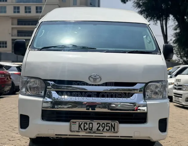 Toyota HiAce 2012 - 1