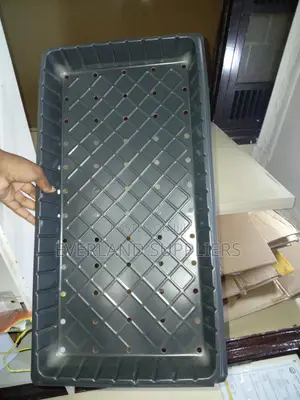 Multi-Hole Hydroponic Growing Trays