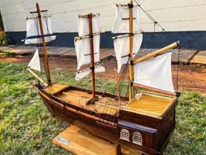 Meli ya Galleon ya Maharamia Iliyotengenezwa kwa Mikono