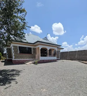 Ghorofa ya Vyumba 3 vya Kulala, Milimani, Kitengela - Pangishwa