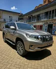 Toyota Land Cruiser Prado 2.8 VXL 2022 Nyeupe - 5