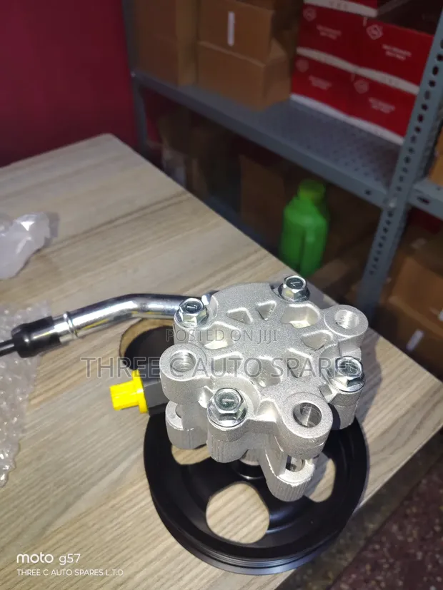 Brand New V8 2UZ Steering Pump for Land Cruiser - 1