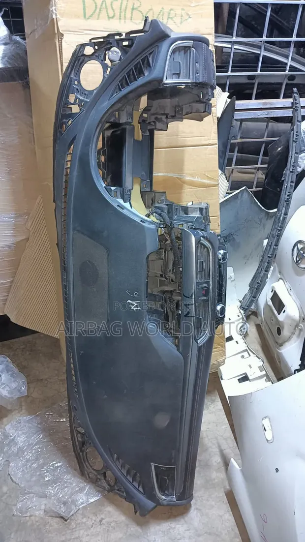 Dashboard ya Mazda Atenza - 1