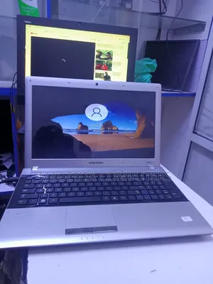 Laptop Samsung RV520 4GB RAM, 750GB HDD