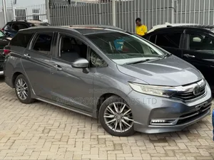 Honda Shuttle 2019 Kijivu