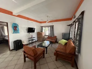 Nyumba ya Vyumba 2 Diani - Dakika 10 Kutembea Baharini