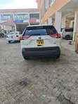 Toyota RAV4 2019 Hybrid Nyeupe - 2
