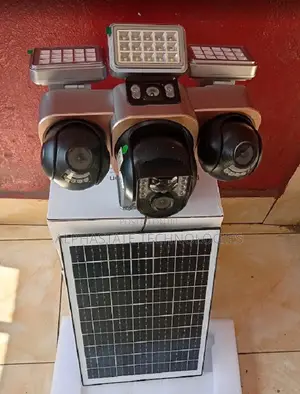 Kamera ya CCTV ya Solar ya 4G yenye Lensi Tatu na Mwanga - Skrini Tatu