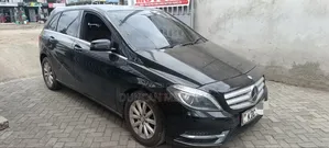 Mercedes-Benz B-Class 2016 Black