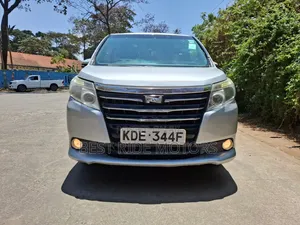 Toyota Noah 2.0 FWD (7 Seater) 2014 Silver