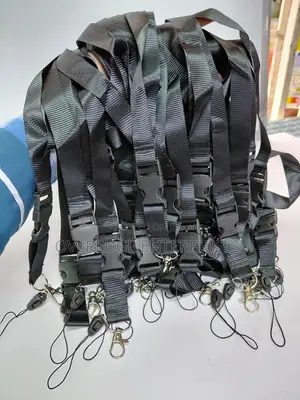 Nyeusi Lanyards kwa Kesi za Kadi za Utambulisho