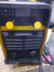 DeWalt 500Ah Welding Machine - 2