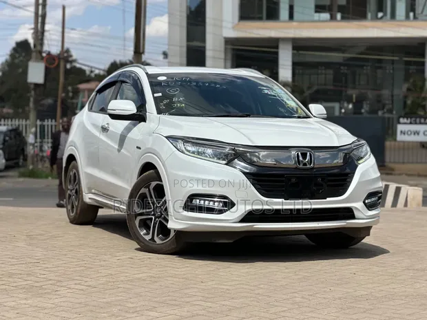 Honda Vezel 1.5 2WD Hybrid Z 2019 White - 1
