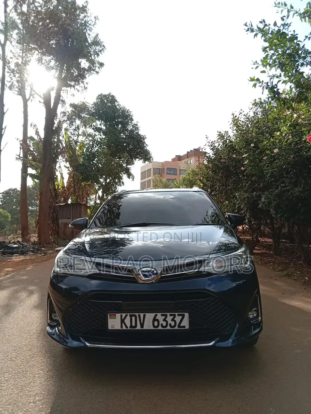 Toyota Corolla Fielder 1.5 Hybrid FWD 2019 Blue - 1