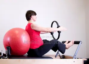 75cm Spiky Gym Yoga Balance Ball with Resistance Bands