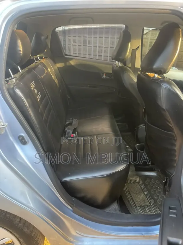 Toyota Vitz 2011 Blue - 1