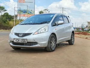 Honda Fit Automatic 2010 Nyeupe