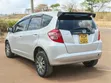 Honda Fit Automatic 2010 Nyeupe - 3