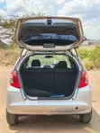 Honda Fit Automatic 2010 Nyeupe - 4