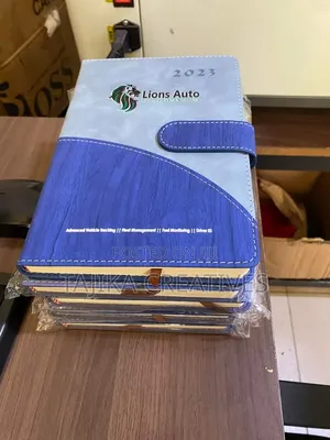 Huduma ya Kubandika Nembo kwenye Daftari