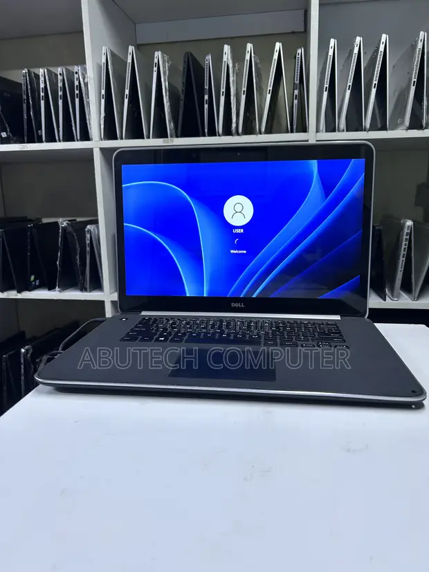 Dell XPS Laptop - Core i7, 8GB RAM, 256GB SSD - 1