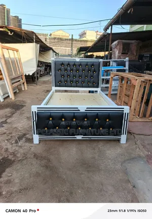 Kitanda Kipya cha Mocket Nyeusi 4x6 na Fremu Nyeupe