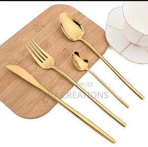 Seti ya Vipande 25 vya Glister Gold Astrid vya Vyakula na Standi