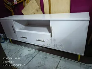 Kisimamio cha TV Nyeupe Kipya - 5ft