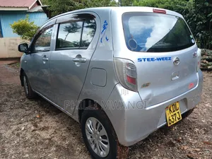 Daihatsu Mira 2015 Nyeupe