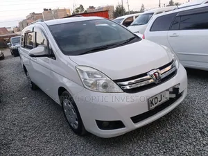 Toyota Isis 2015 - Accident Free