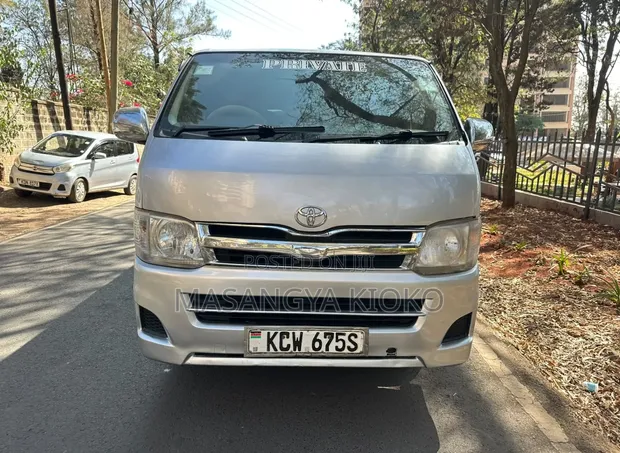 Toyota HiAce 2013 - 3000cc Diesel - 1