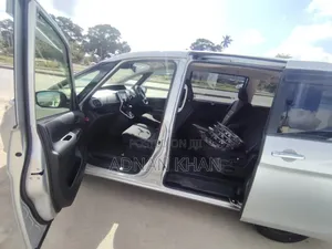 Nissan Serena 2019 Silver