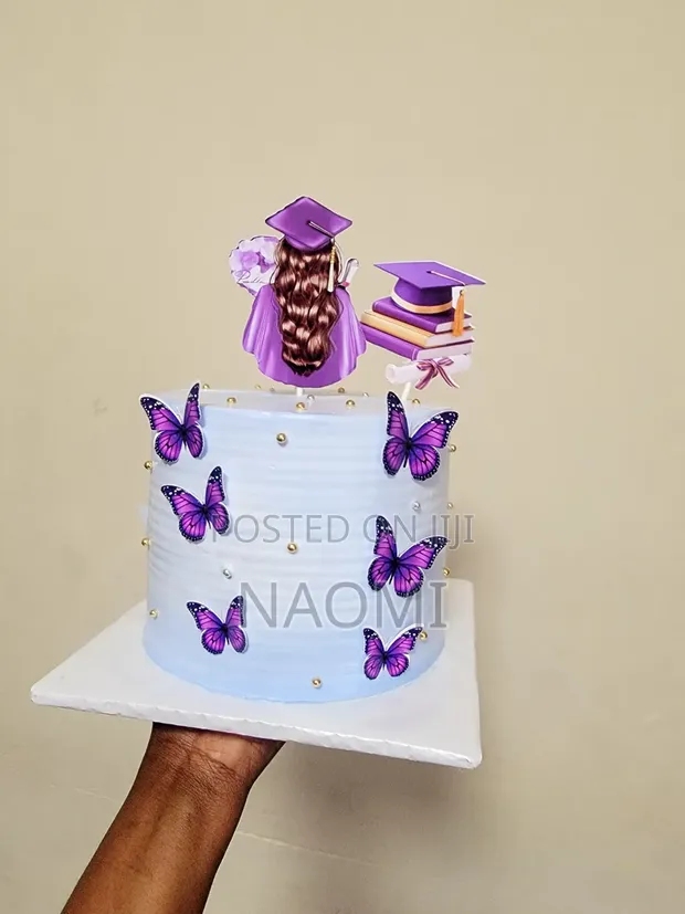 Graduation Cake by Nashluxesbakes - 1
