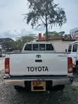 Toyota Hilux 2013 White - 4