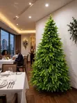 Mti Bandia wa Krismasi wa Kifahari na Wenye Uhai (6-8ft) - 2