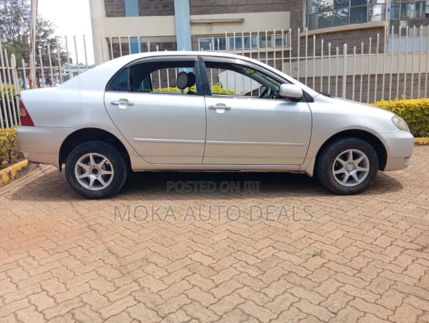 Toyota Corolla Sedan 2003 Silver - 1